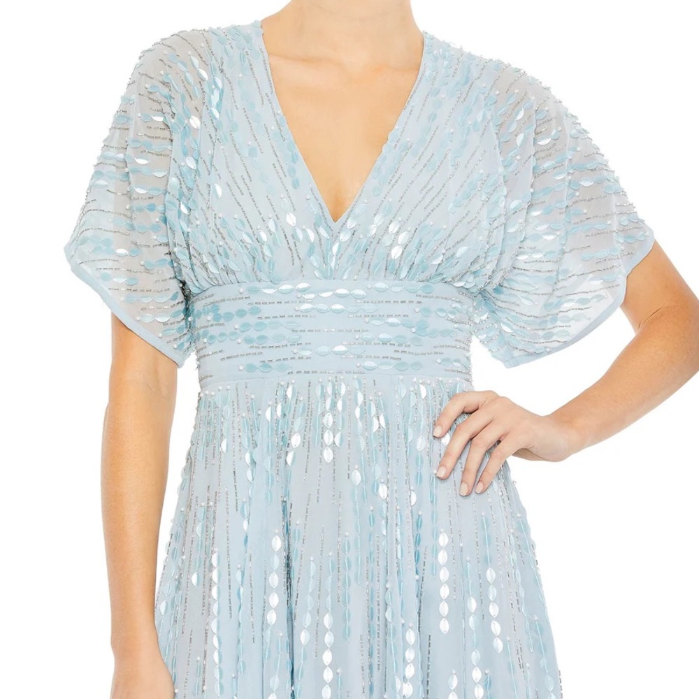 ✔️#38/81B BNWT MAC DUGGAL #10807 V NECK EMBELLISHED DRESS IN POWDER BLUE